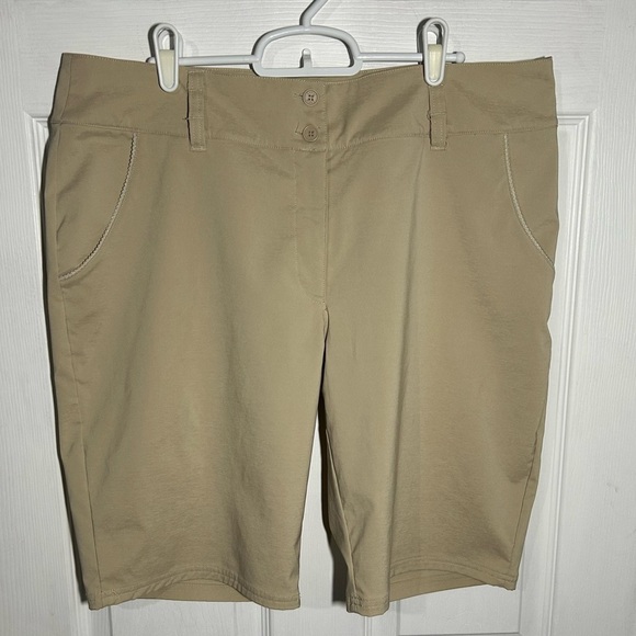 Lopez Womens Golf Shorts Size 12 Beige Khaki 10” inseam Flat Front - Picture 1 of 11